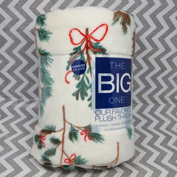 The Big One Oversized Holiday Plush Throw Blanket Sprigs Christmas 60" x 72" - Picture 5 of 10